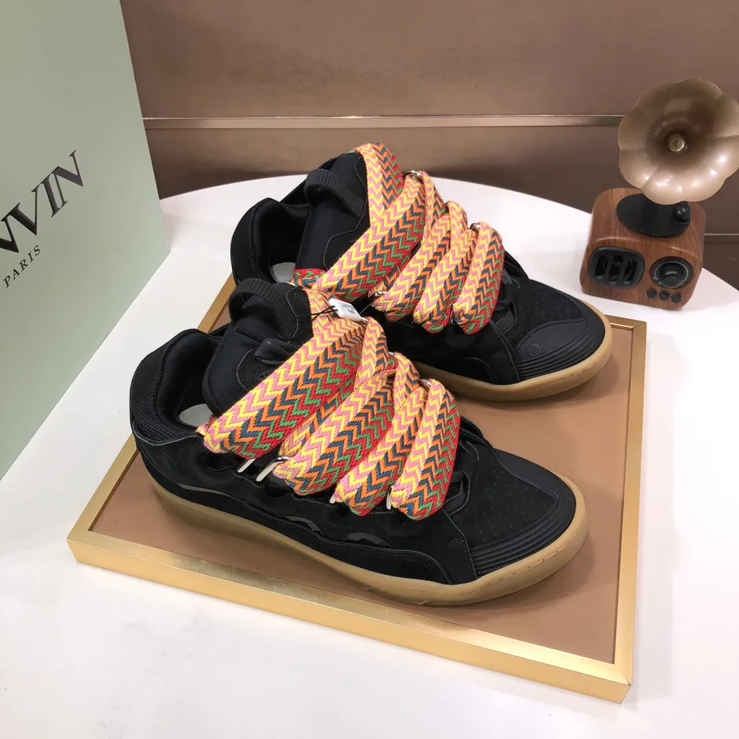 Men's men's shoes💰820💰[LANVIN] The latest lace-up fashionable casual couple sneakers, high-quality CLAY couple series‼ ️ The latest trendy products of the season 🌈Many bloggers have planted grass and purchased the original open-mold customization. The upper and outsole are sewn with mark threads without edge sealing. A variety of material splicing combination design. Very versatile for fashionable and casual wear. Comfortable on the feet. Self-recommended. Upper cowhide + cow suede + breathable mesh lining. Foot-padding cowhide. Exclusive original open-mold clear logo rubber outsole ⚠️Couple standard size 36-40 for women and 38-44 for men.